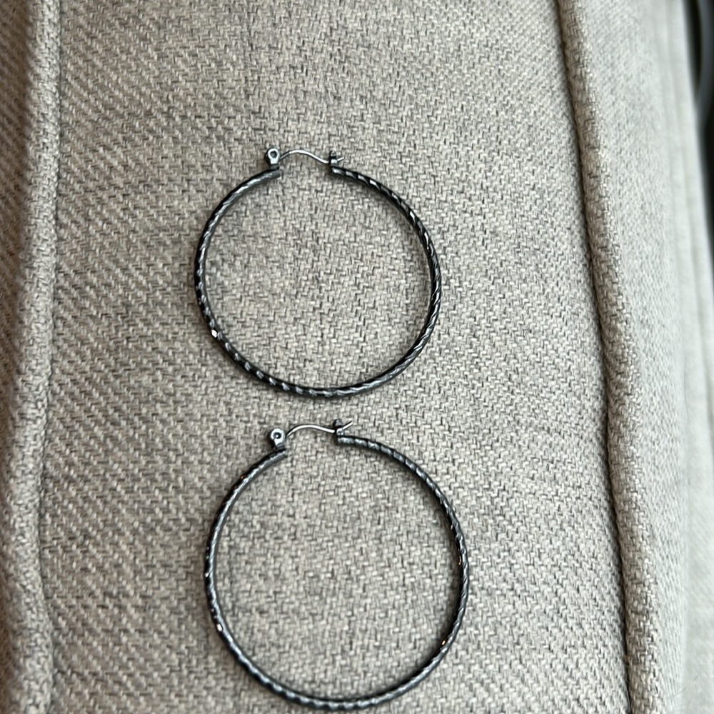 Hoop earrings - Picture 3 of 4